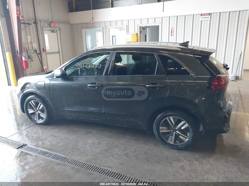 Kia Niro - фото 13