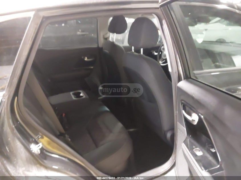 Kia Niro - фото 8