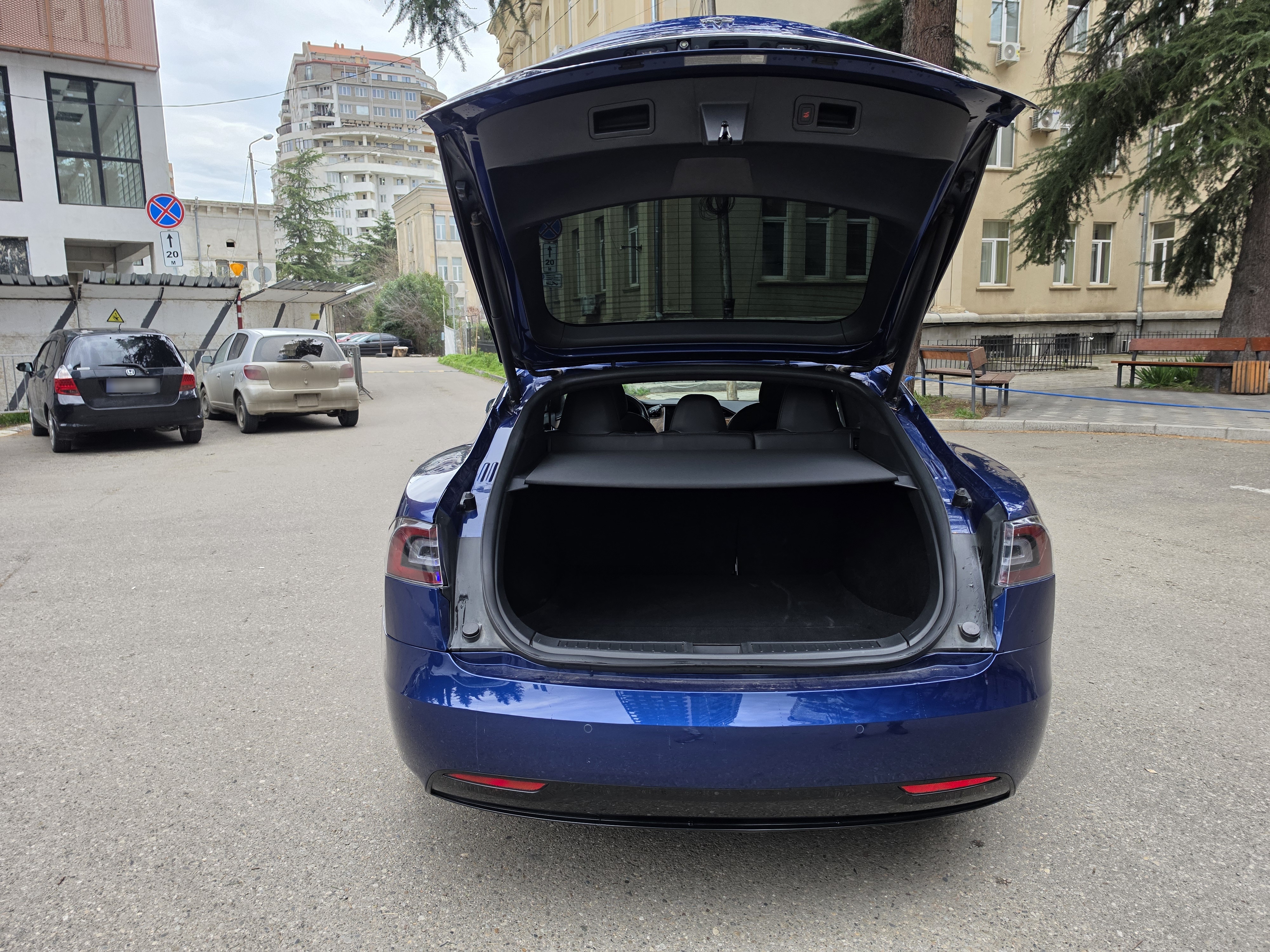 Tesla Model S - фото 9
