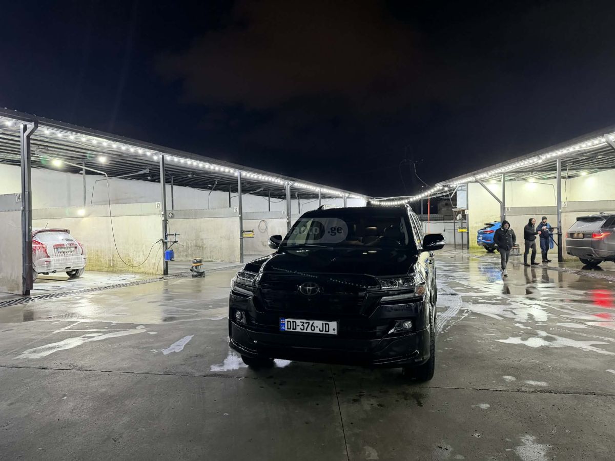 Toyota Land Cruiser - фото 1