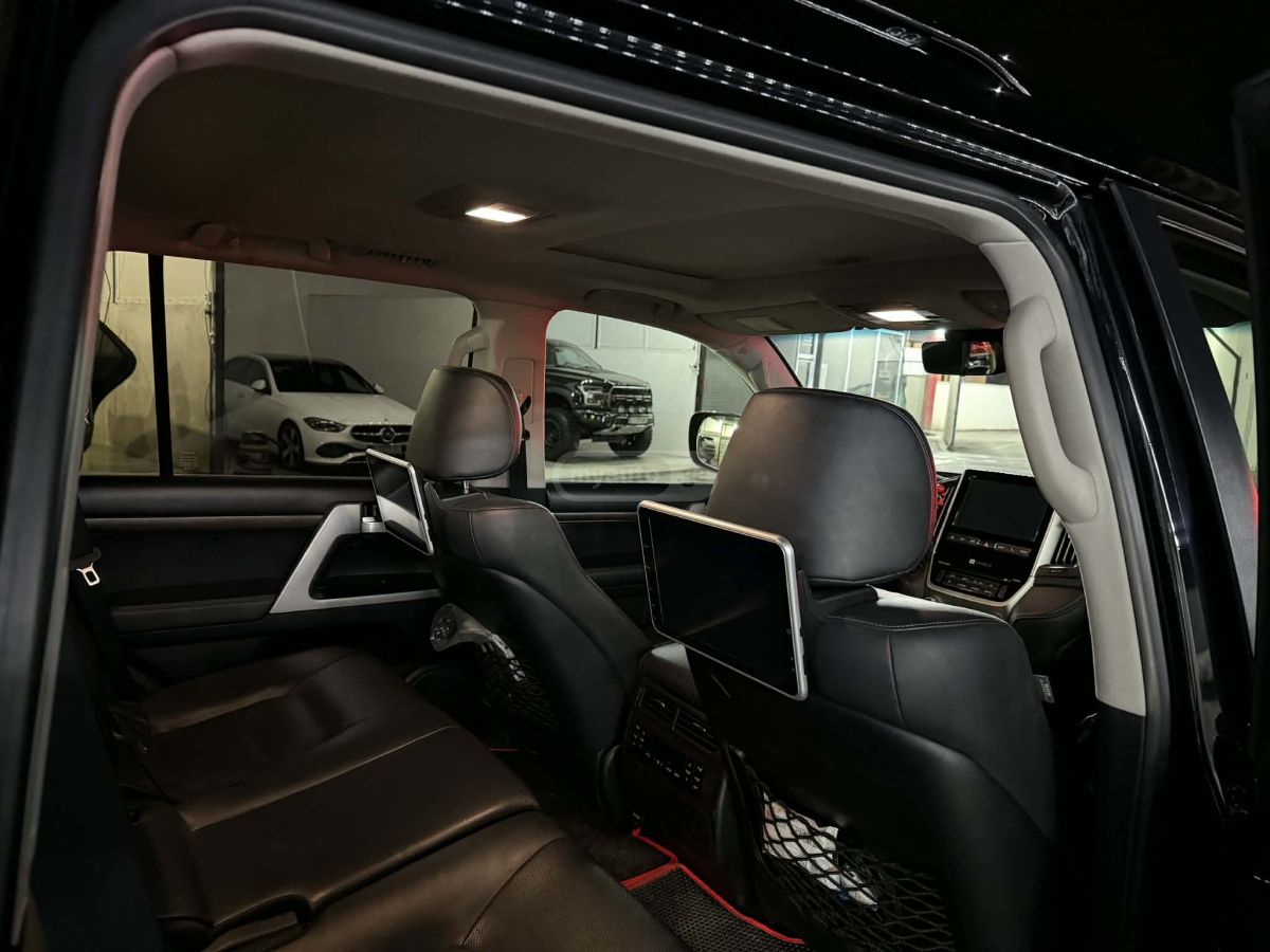 Toyota Land Cruiser - фото 3