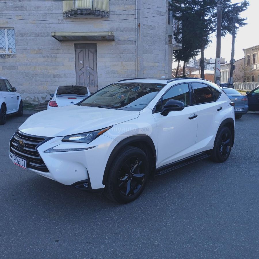 Lexus NX 200 - фото 1