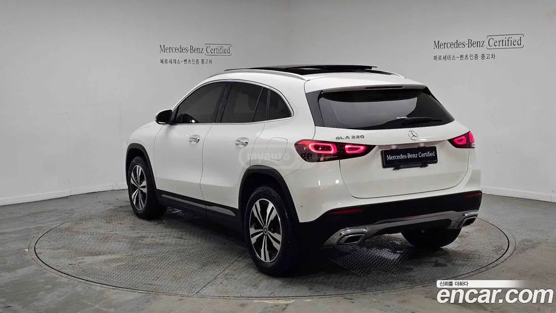 Mercedes-Benz GLA 45 AMG 2021 — миниатюра 2