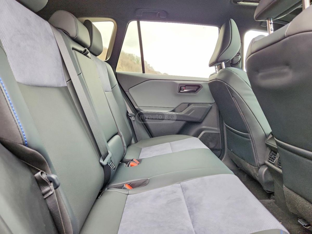 Toyota RAV 4 - фото 8