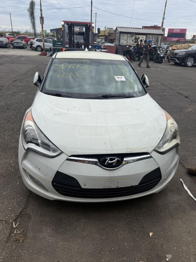 Hyundai Veloster - фото 1