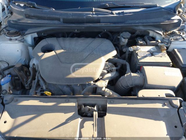 Hyundai Veloster - фото 10