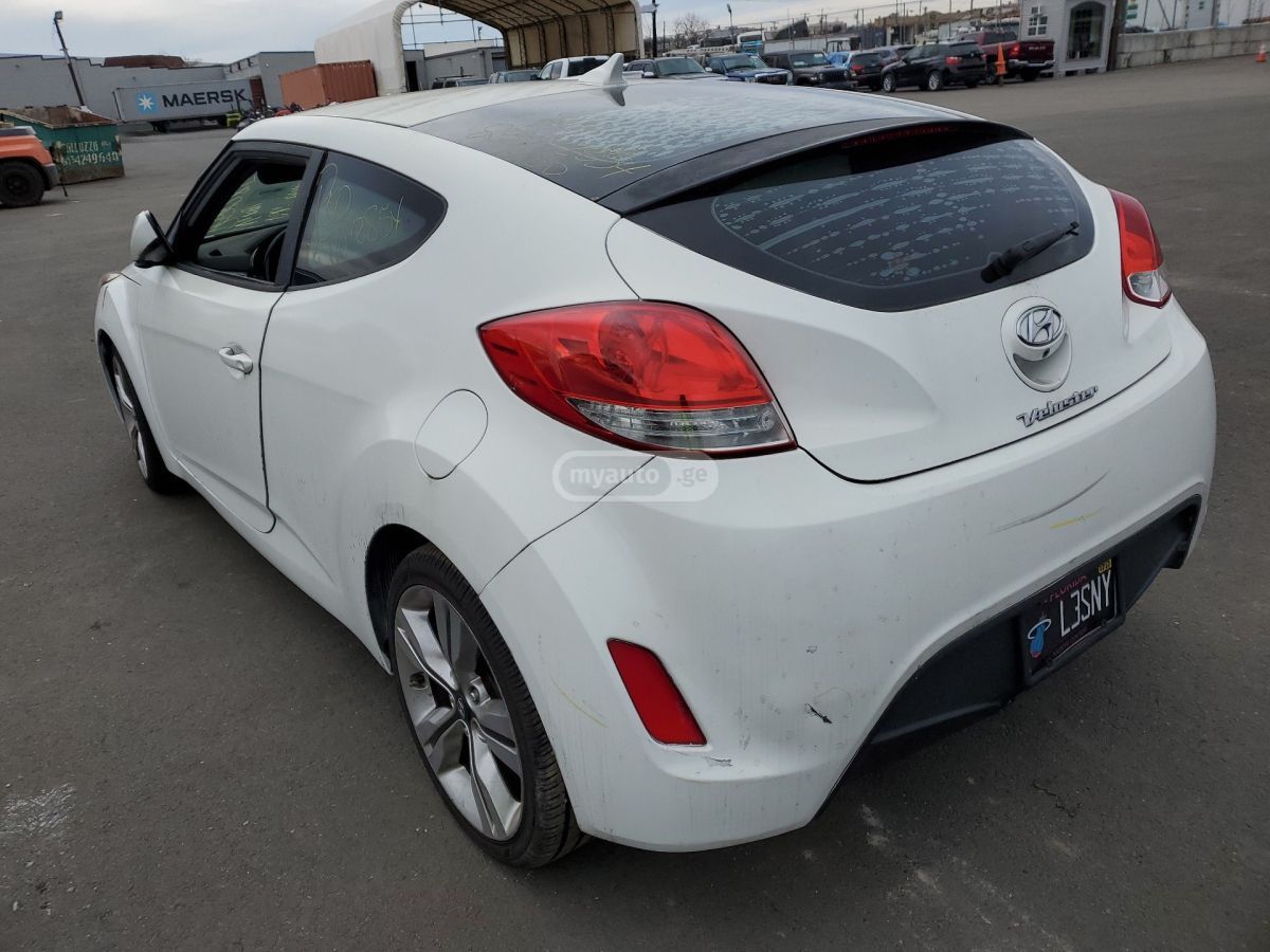 Hyundai Veloster - фото 4