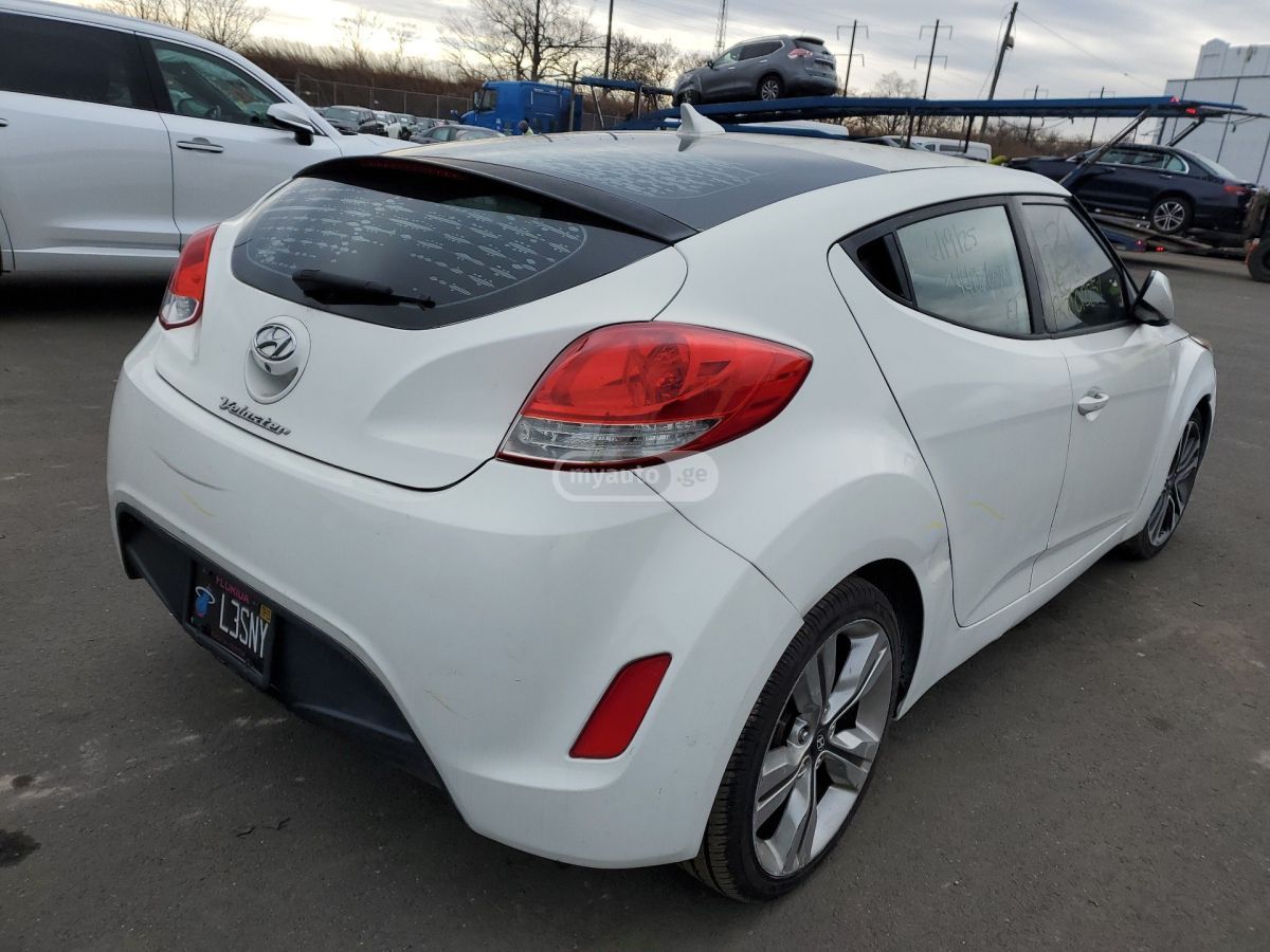 Hyundai Veloster - фото 5