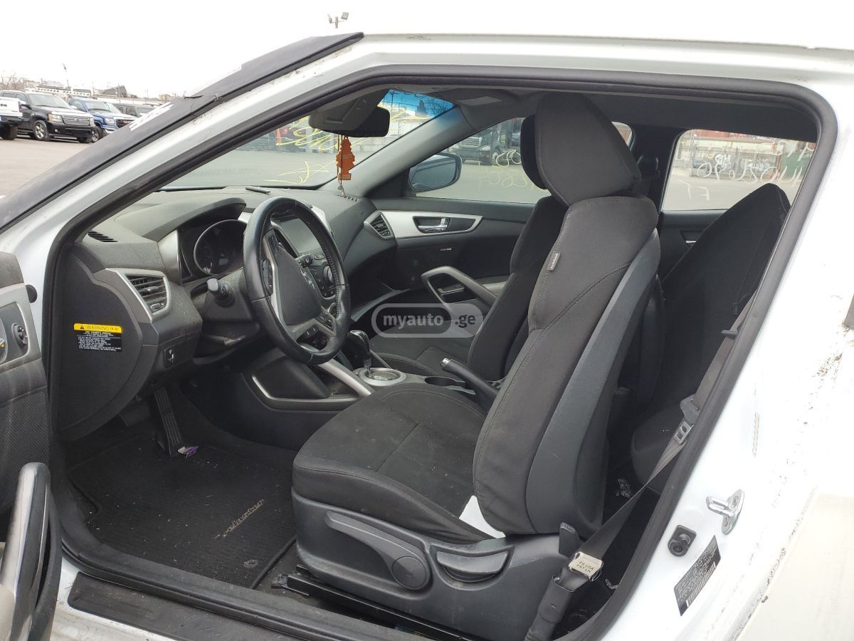 Hyundai Veloster - фото 7