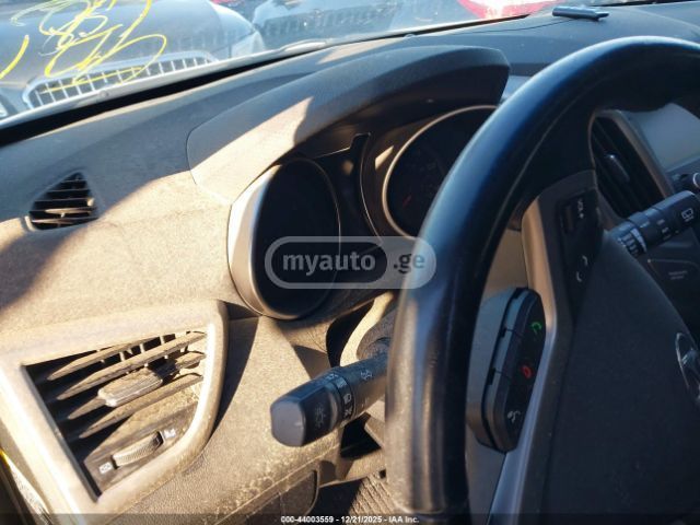 Hyundai Veloster - фото 9