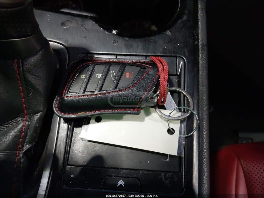 Lexus UX 250 h - фото 9