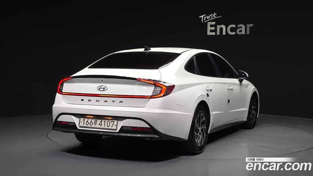 Hyundai Sonata - фото 2