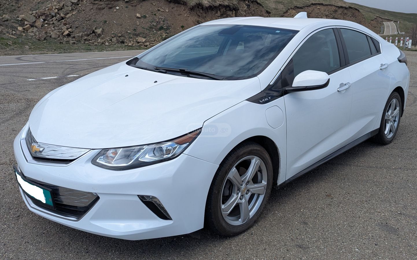 Chevrolet Volt - фото 1