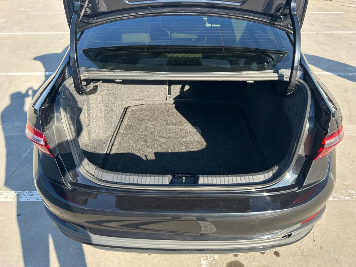 Volkswagen Jetta - фото 12
