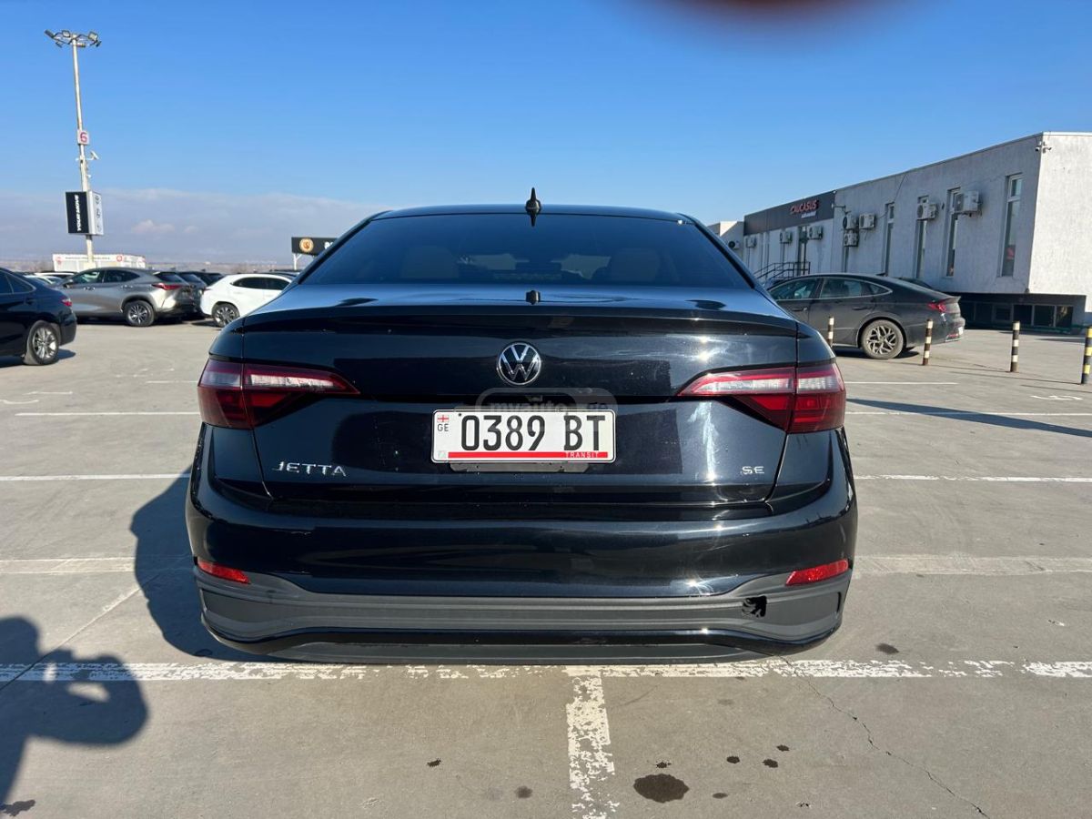 Volkswagen Jetta - фото 4