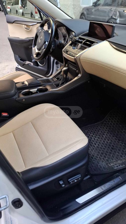 Lexus NX 300 - фото 11