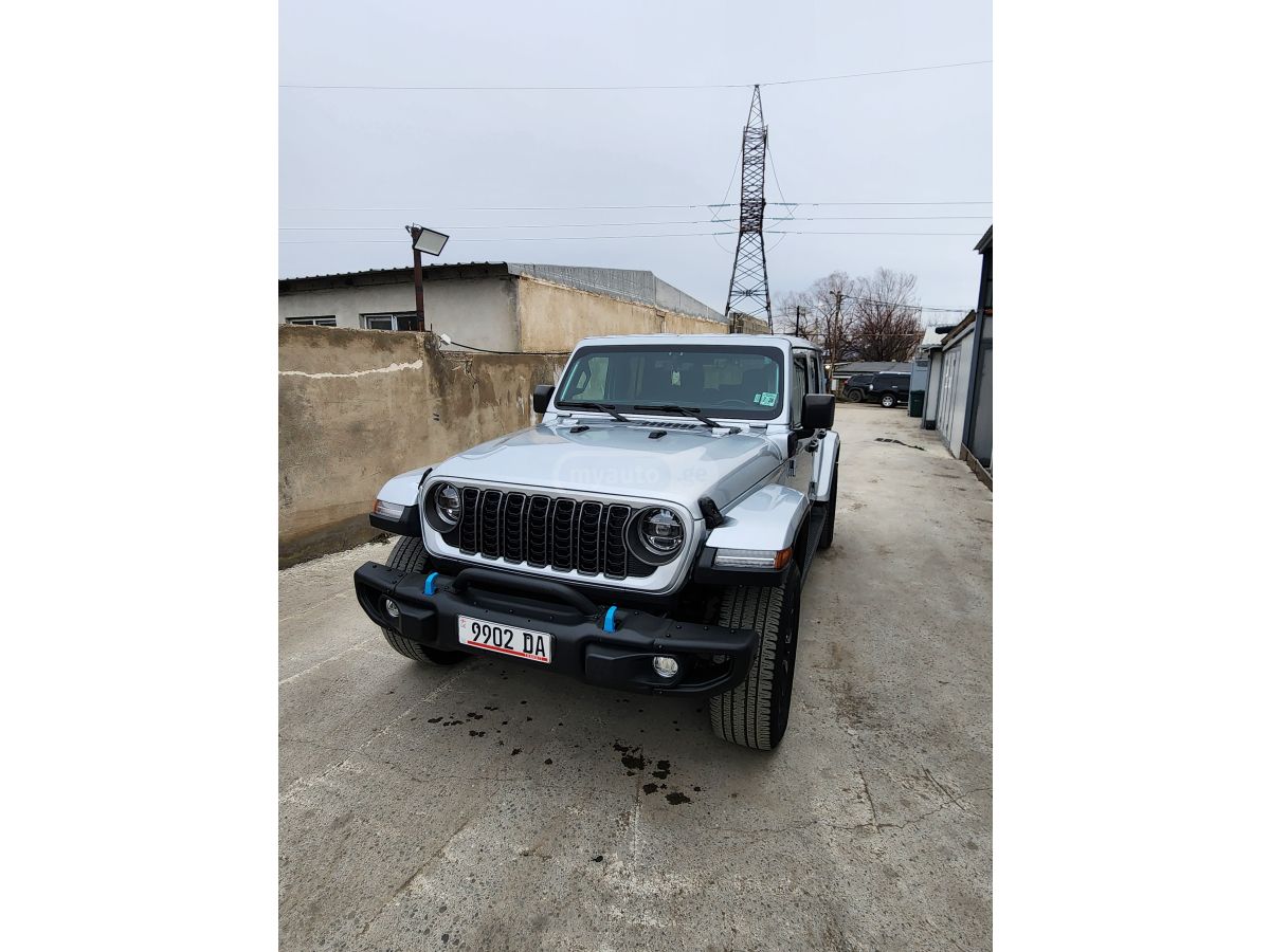 Jeep Sahara 4xe hybrid plagin 2023 — миниатюра 7