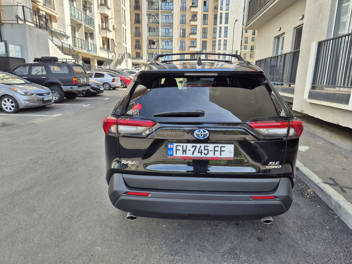 Toyota RAV 4 - фото 4