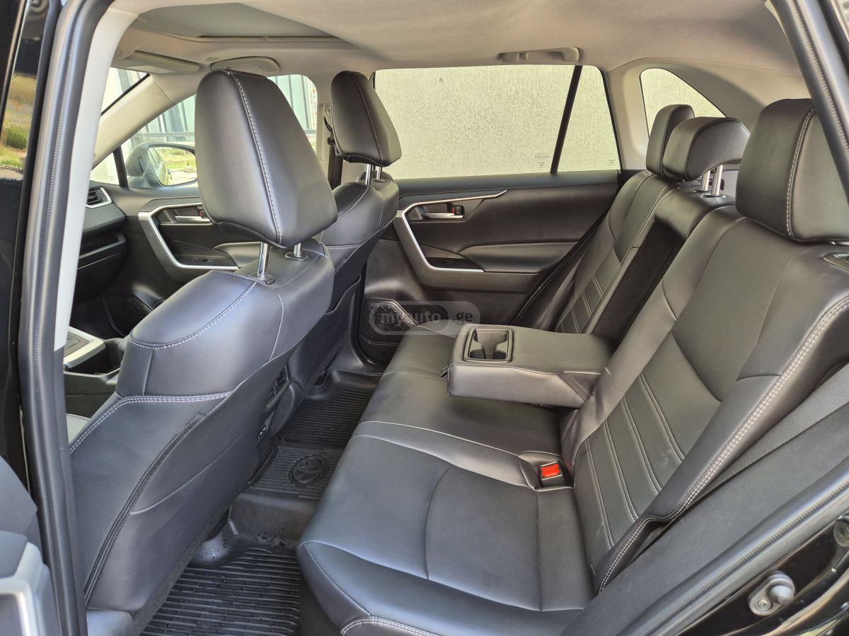 Toyota RAV 4 - фото 5