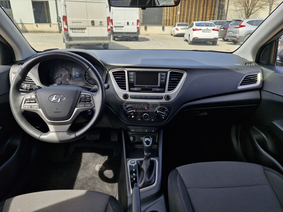 Hyundai Accent - фото 7