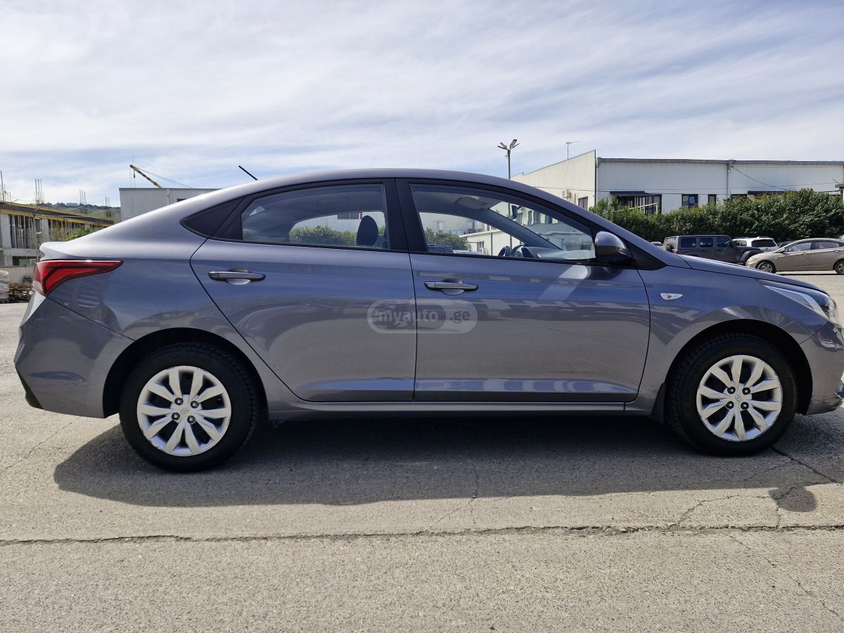 Hyundai Accent - фото 8