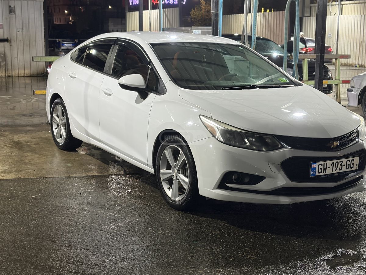 Chevrolet Cruze - фото 1