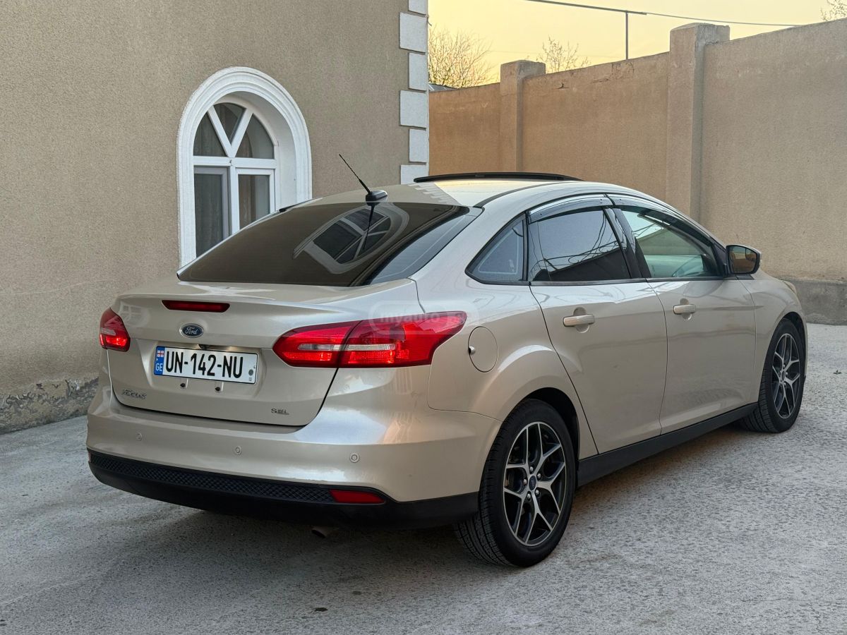 Ford Focus - фото 11