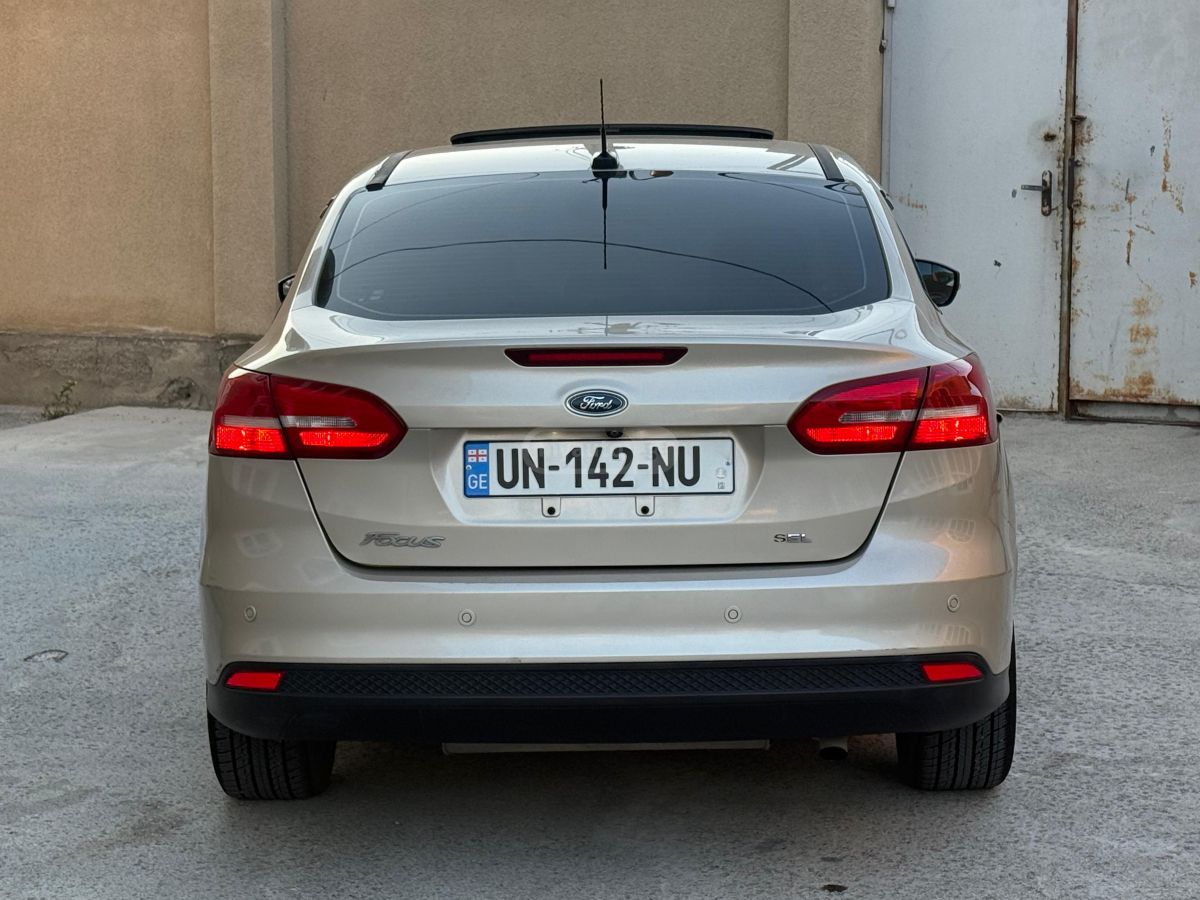 Ford Focus - фото 7
