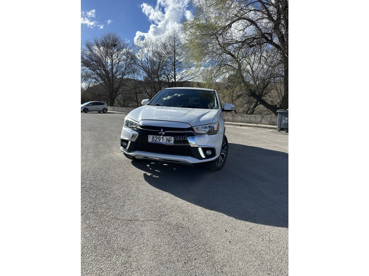 Mitsubishi Outlander Sport - фото 1