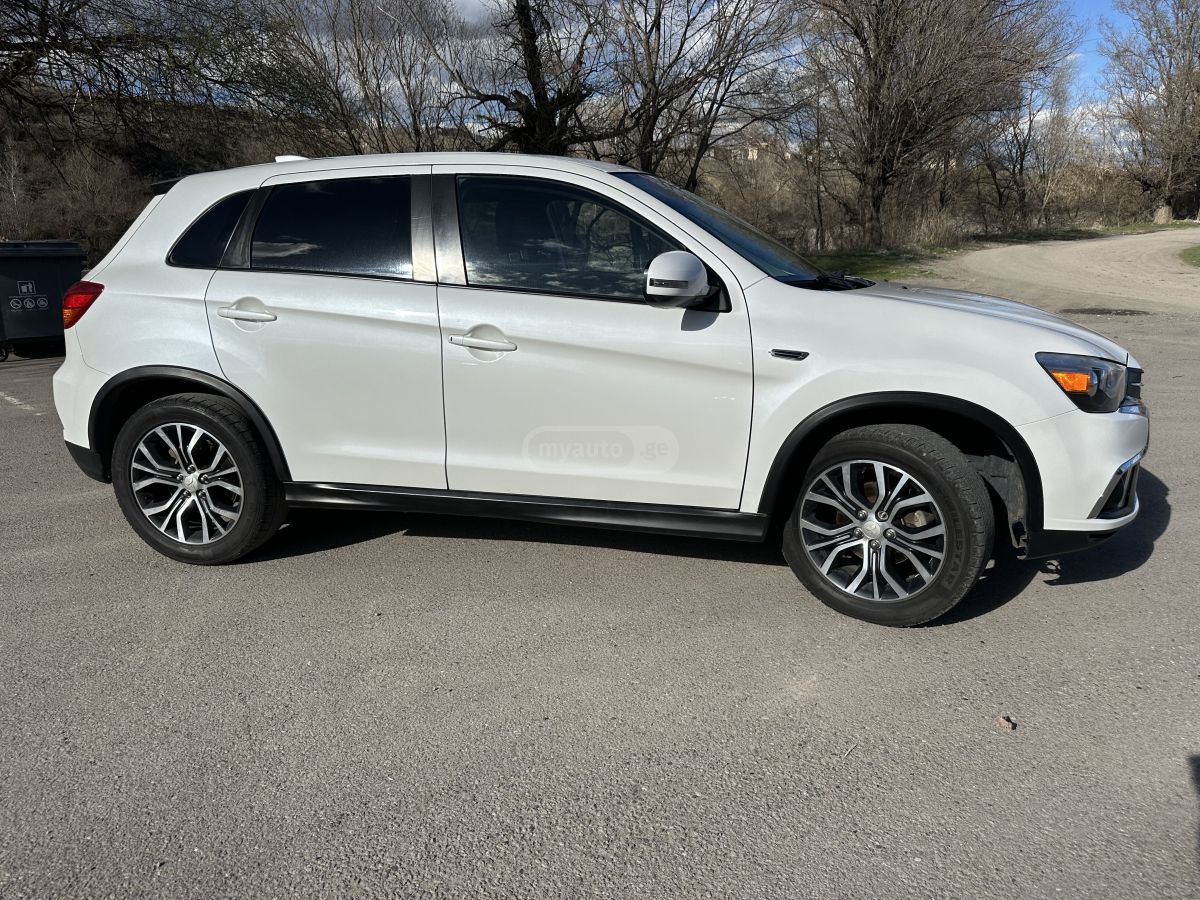 Mitsubishi Outlander Sport - фото 2