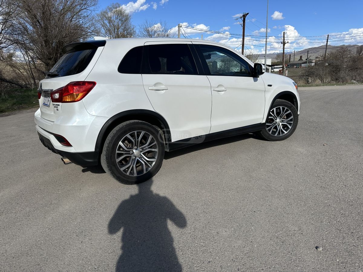 Mitsubishi Outlander Sport - фото 3