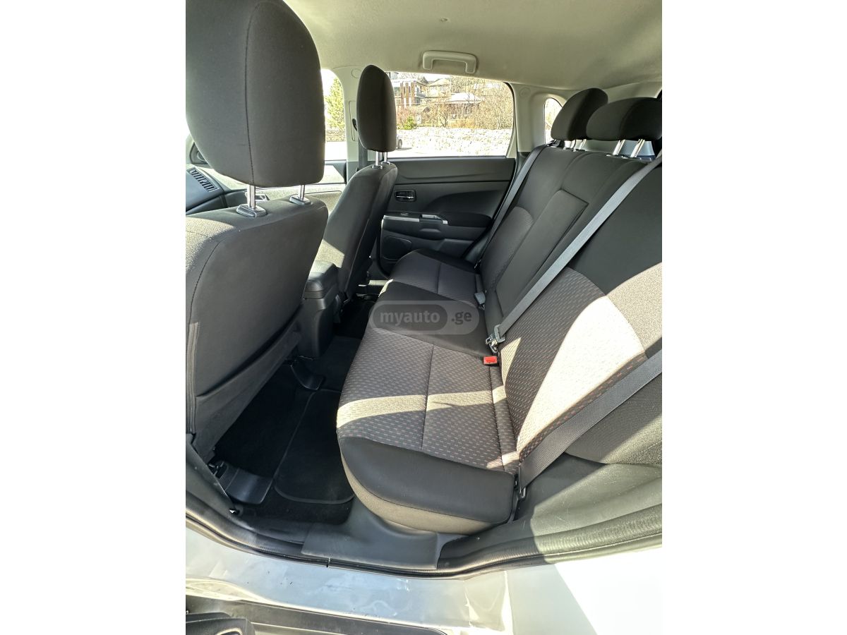 Mitsubishi Outlander Sport - фото 7