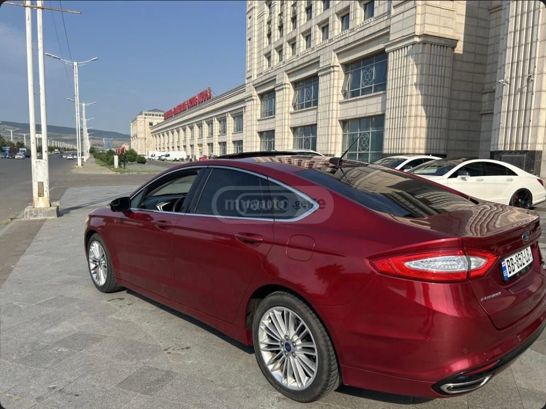 Ford Fusion - фото 1