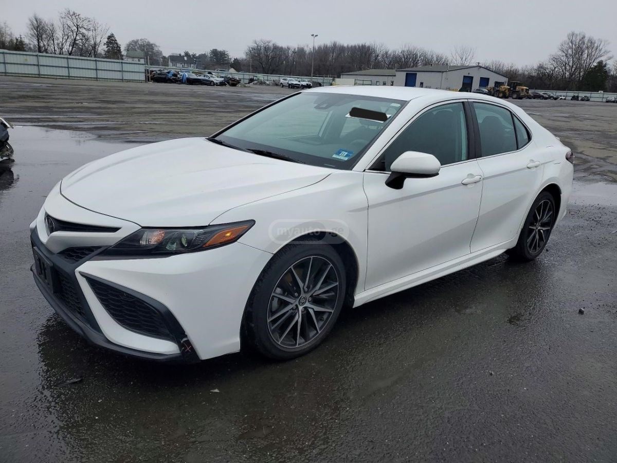 Toyota SE 4dr Front-Wheel Drive Sedan — миниатюра 1