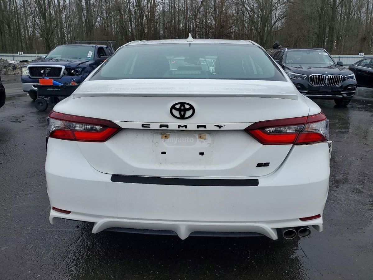 Toyota SE 4dr Front-Wheel Drive Sedan — миниатюра 6