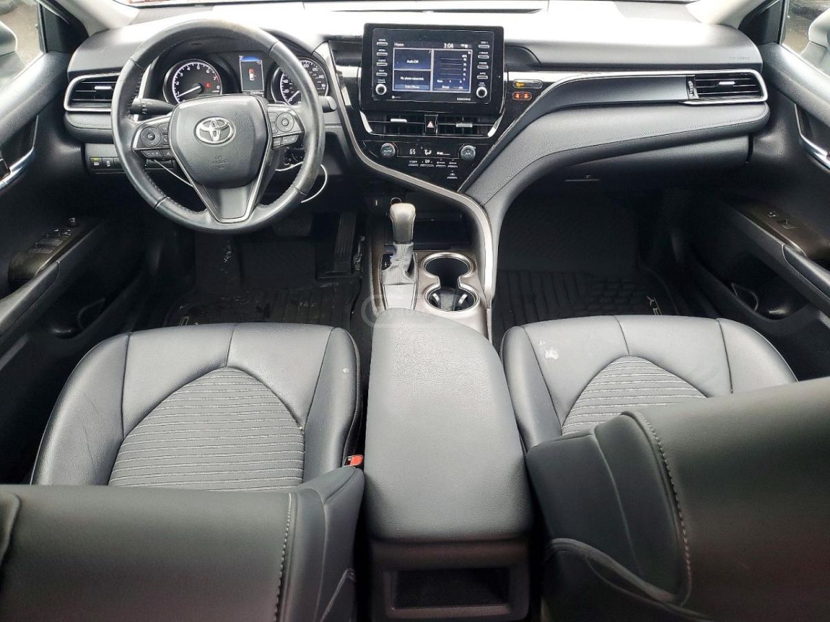 Toyota SE 4dr Front-Wheel Drive Sedan — миниатюра 8