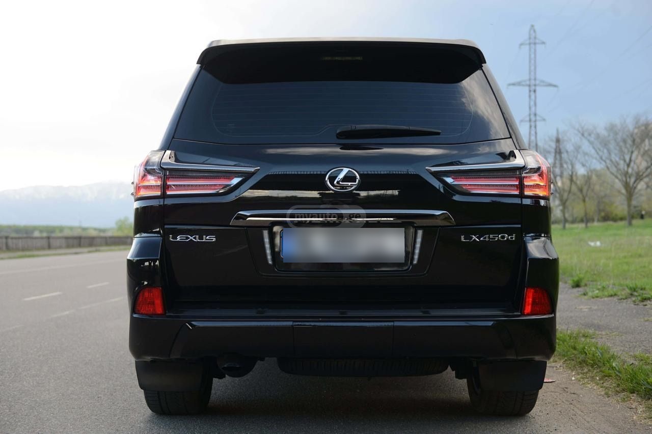Lexus LX 450 - фото 8