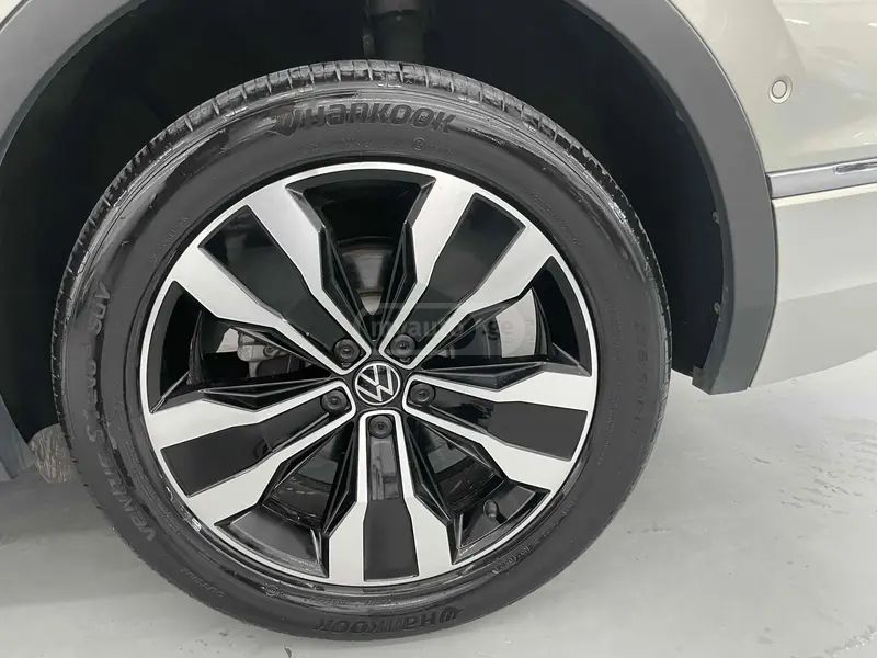 Volkswagen Tiguan - фото 7