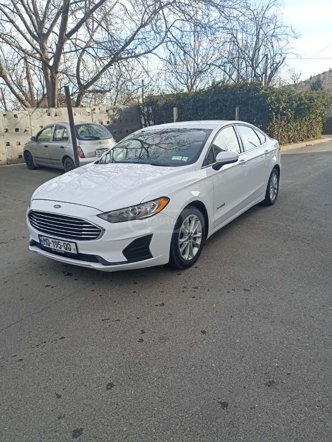 Ford Fusion - фото 2