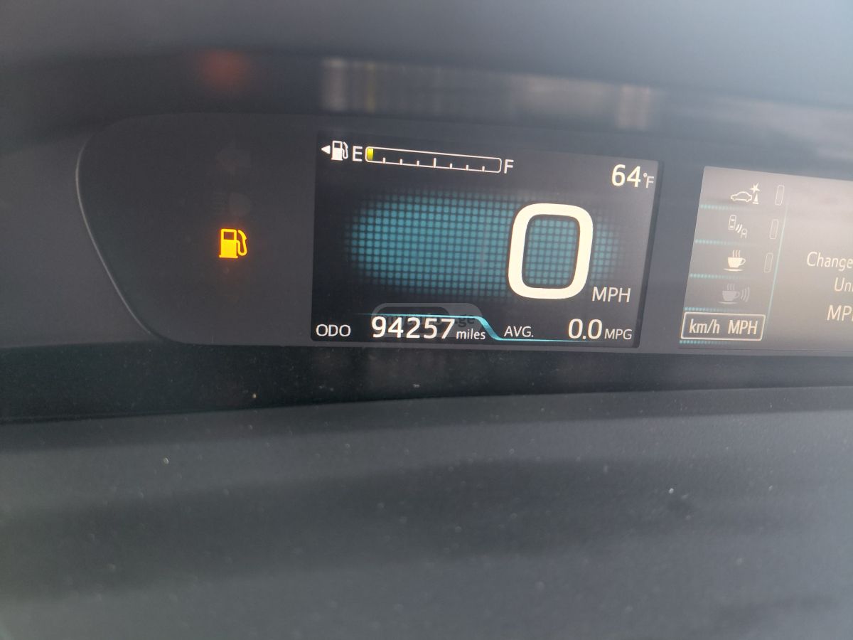 Toyota Prius - фото 11