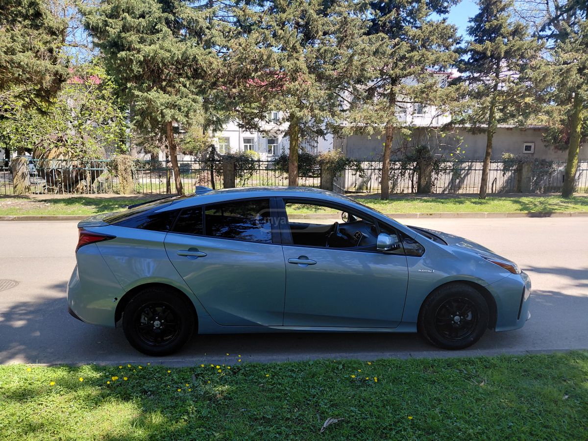 Toyota Prius - фото 2