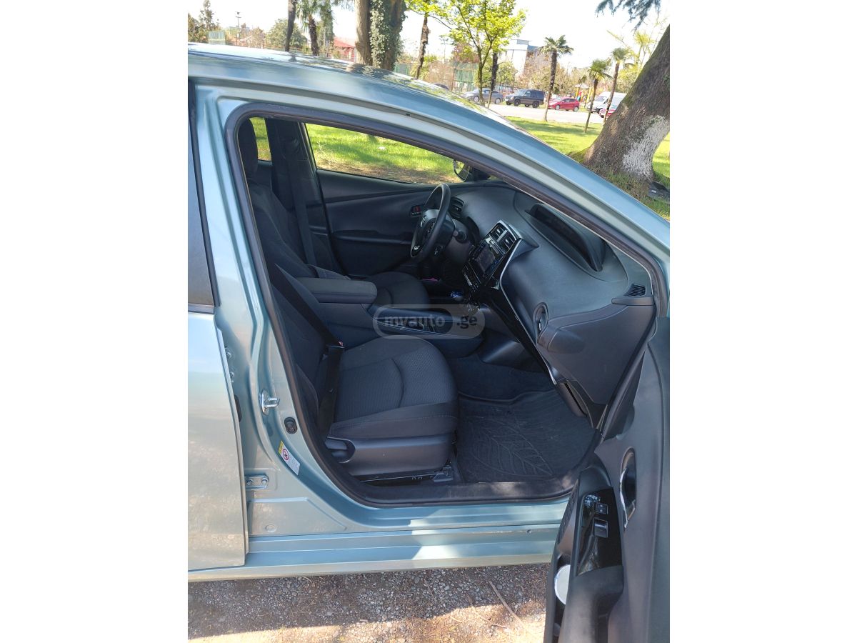 Toyota Prius - фото 5