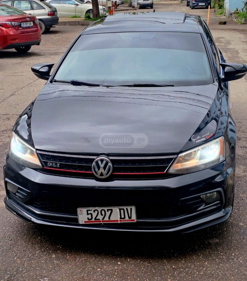 Volkswagen Jetta - фото 1