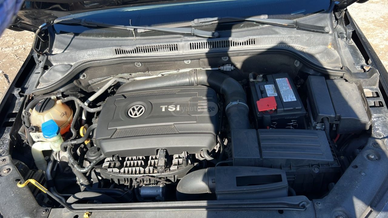 Volkswagen Jetta - фото 2