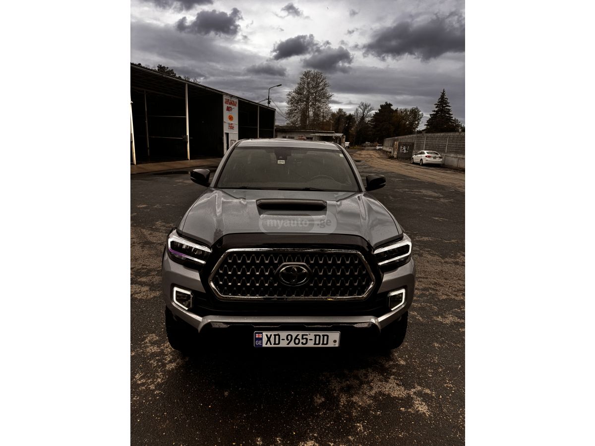 Toyota Tacoma - фото 2