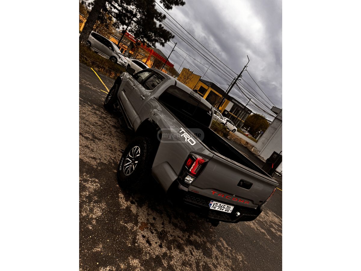Toyota Tacoma - фото 7