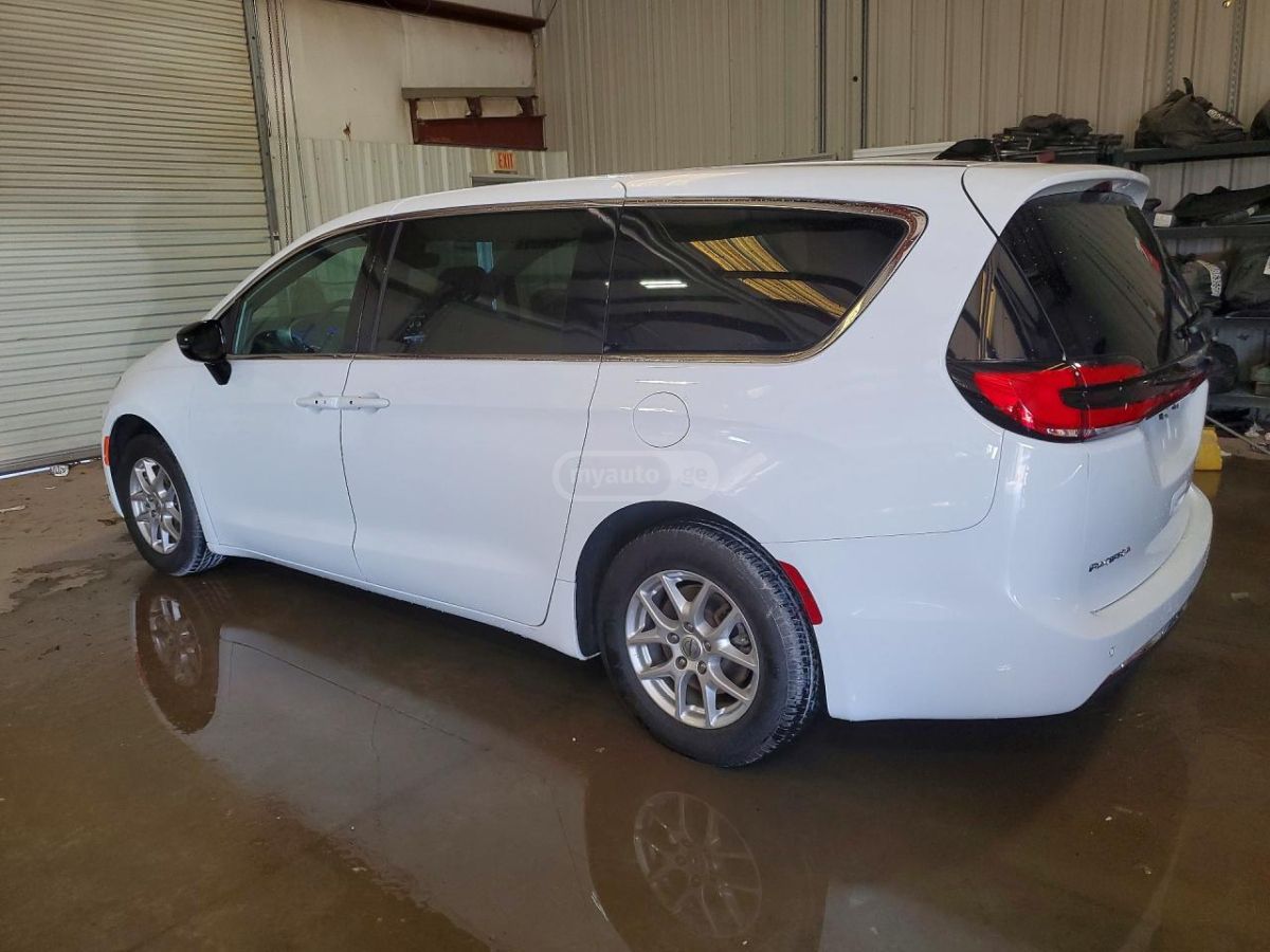 Chrysler Pacifica 2025 — миниатюра 2