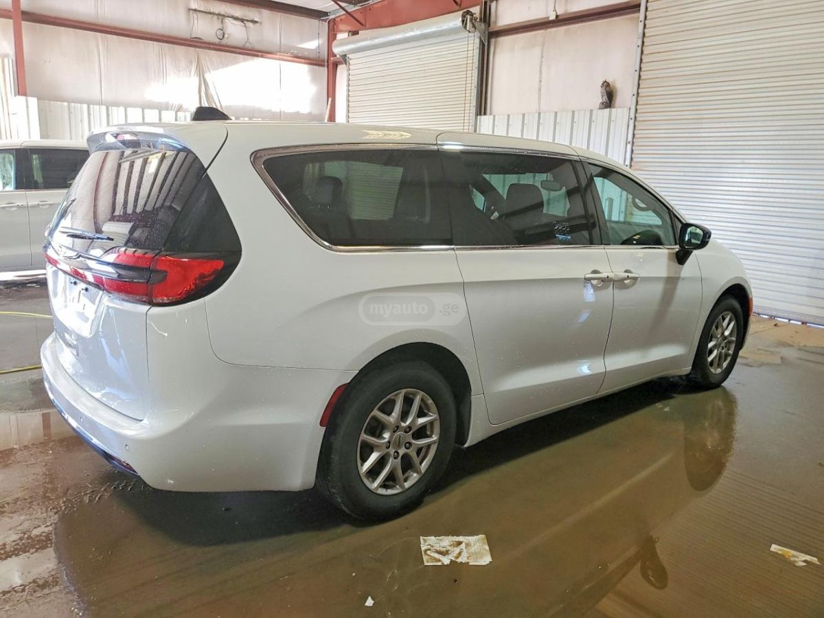 Chrysler Pacifica 2025 — миниатюра 3