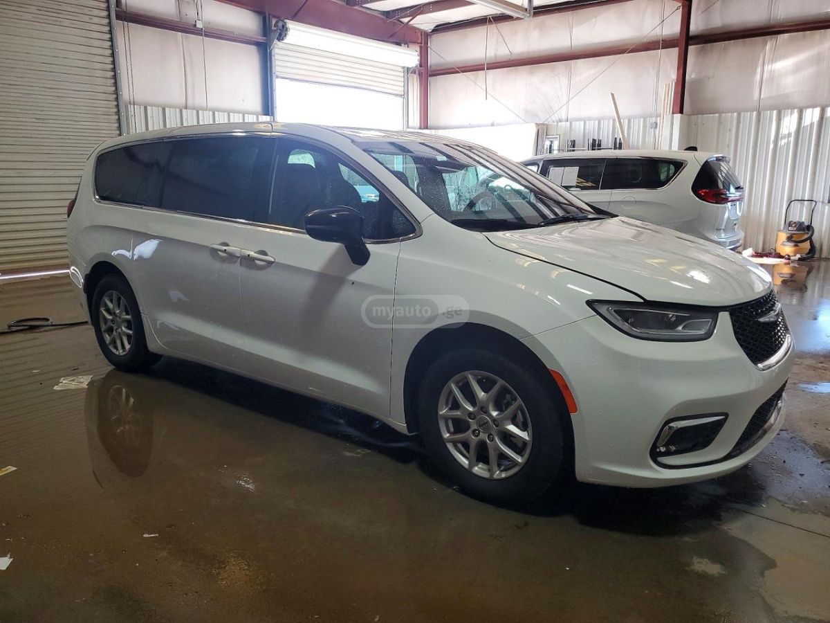 Chrysler Pacifica 2025 — миниатюра 4