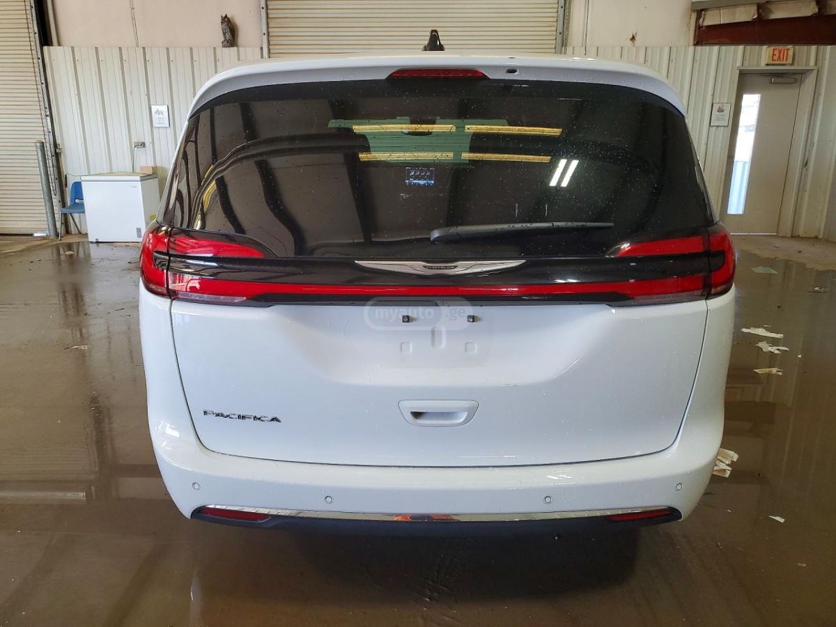 Chrysler Pacifica 2025 — миниатюра 6